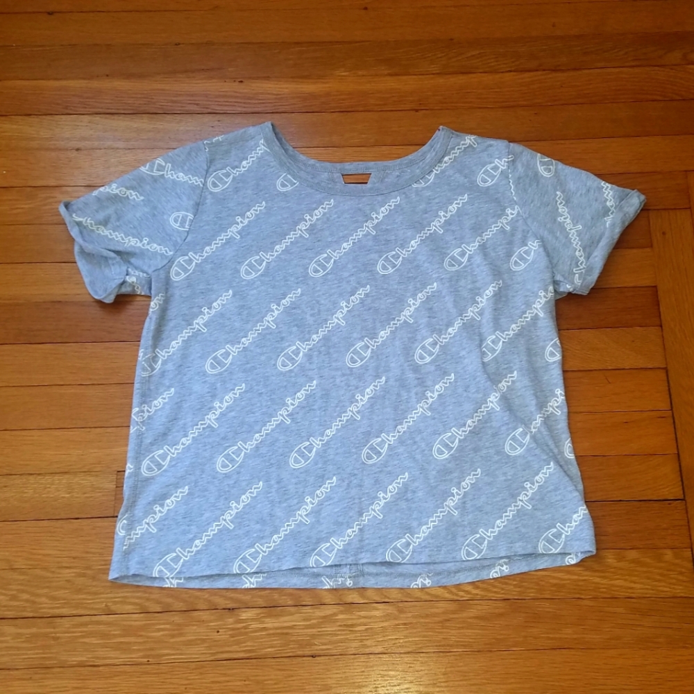 Champion tshirt. Logo Print